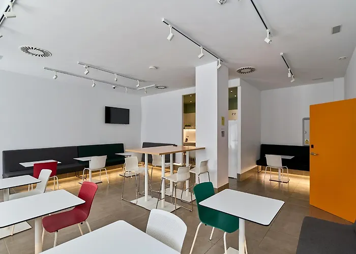 Auberge de jeunesse The Book Factory By Gaiarooms *