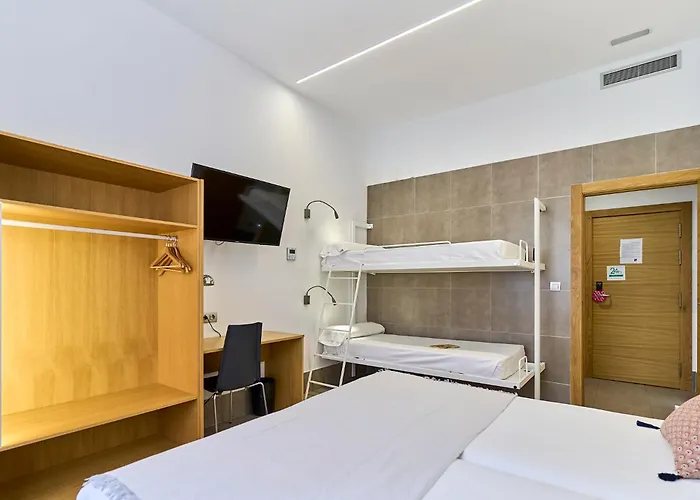 Hostel The Book Factory By Gaiarooms *